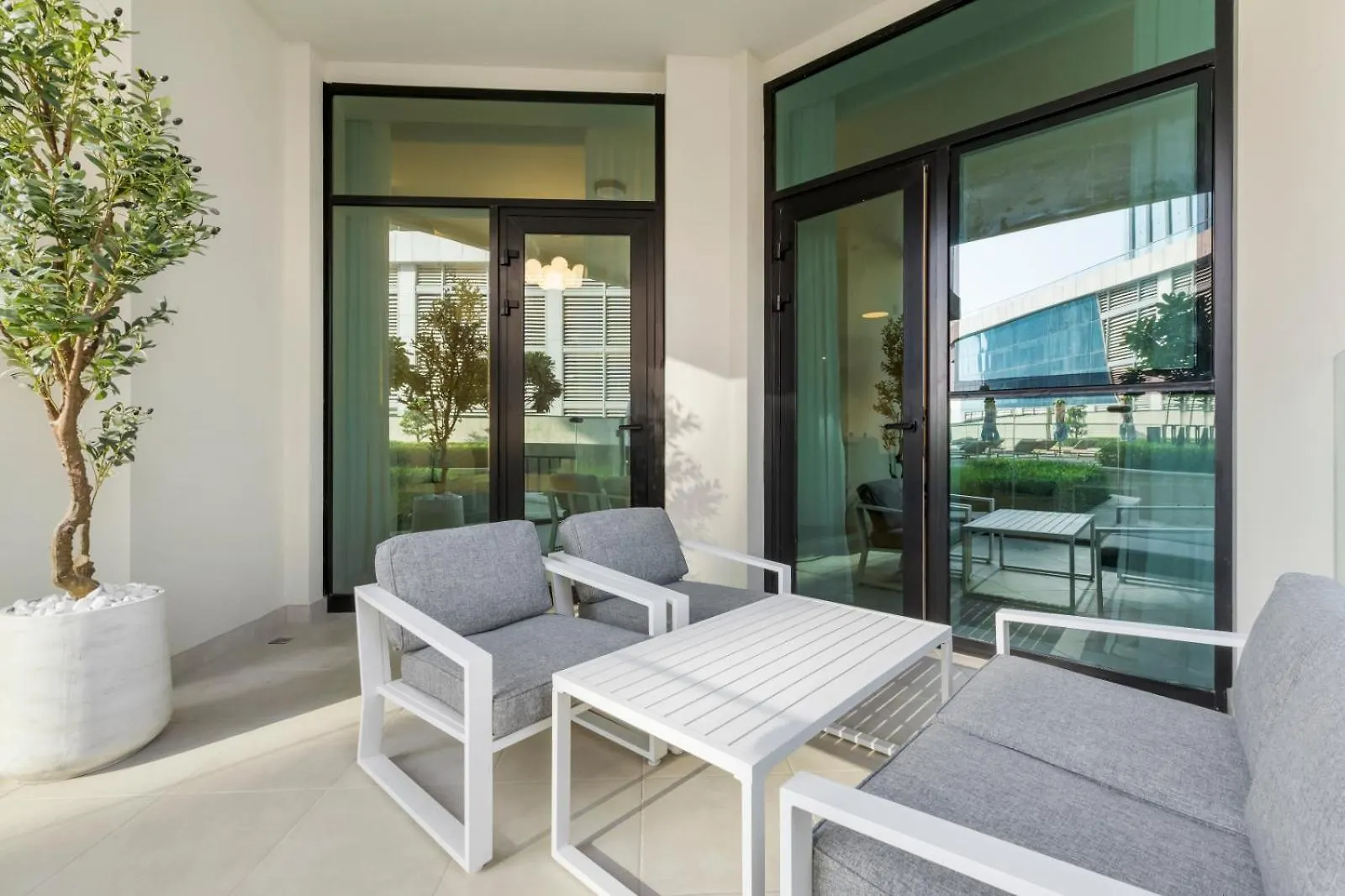 Exclusive 1Br Big Layout 5 Mins Form Burj Khalifa Dubai Apartment