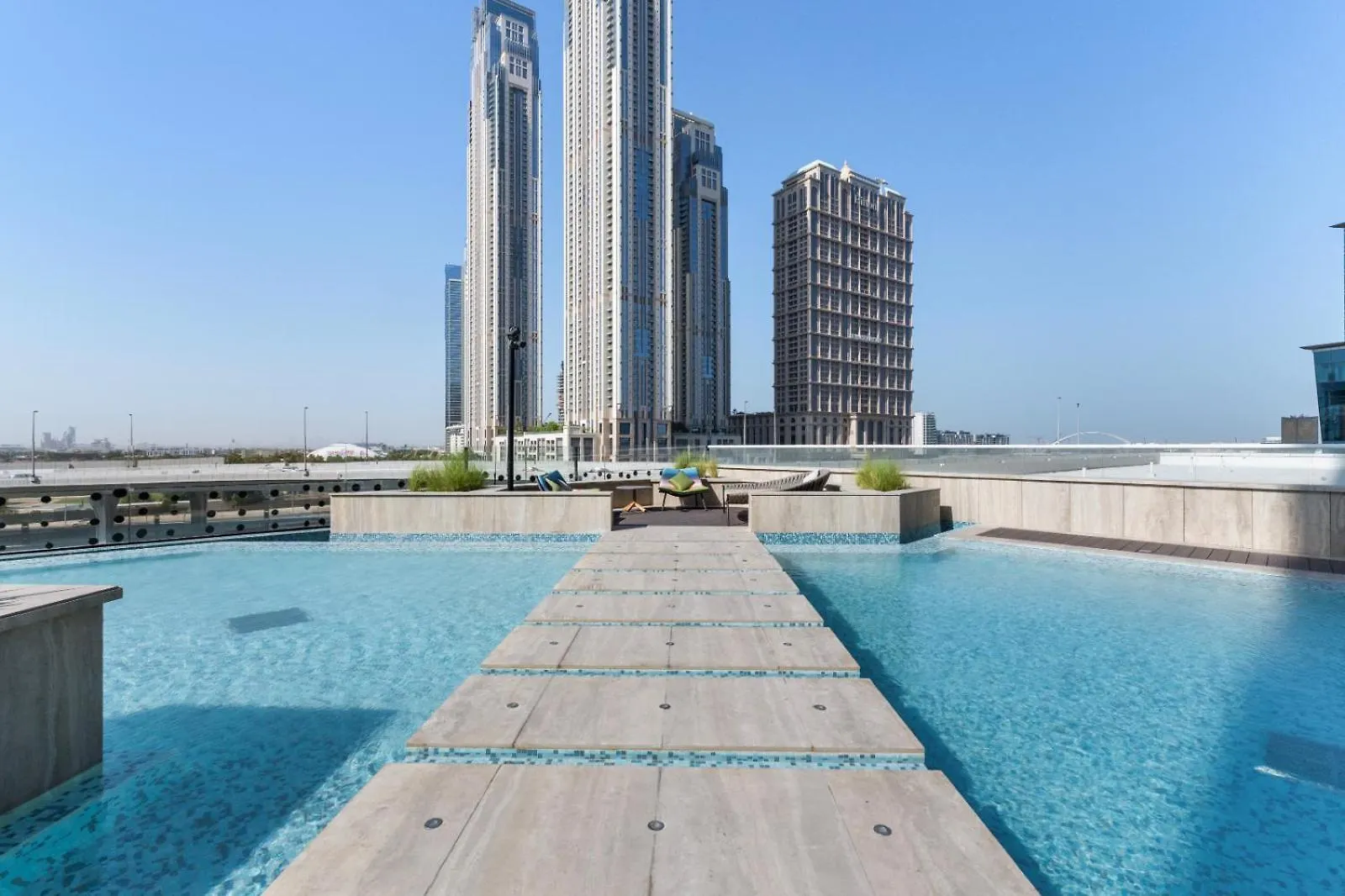 Exclusive 1Br Big Layout 5 Mins Form Burj Khalifa Dubai