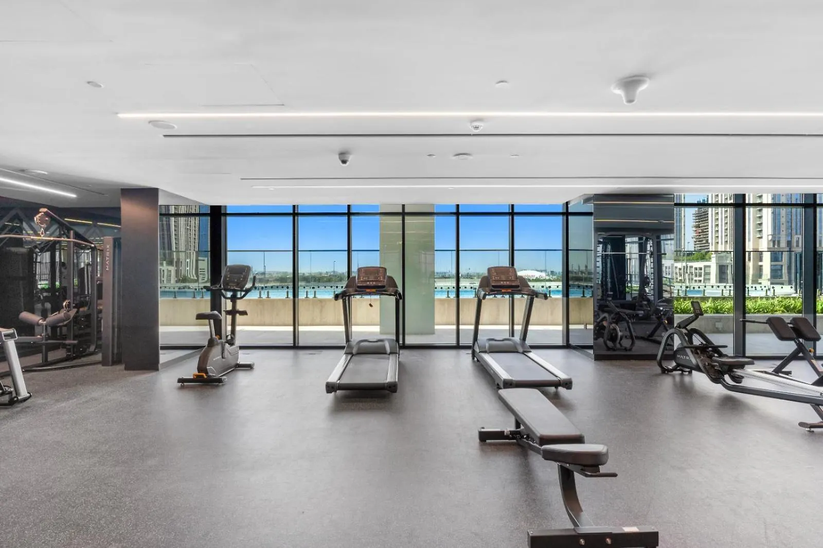 Exclusive 1Br Big Layout 5 Mins Form Burj Khalifa Dubai Apartment
