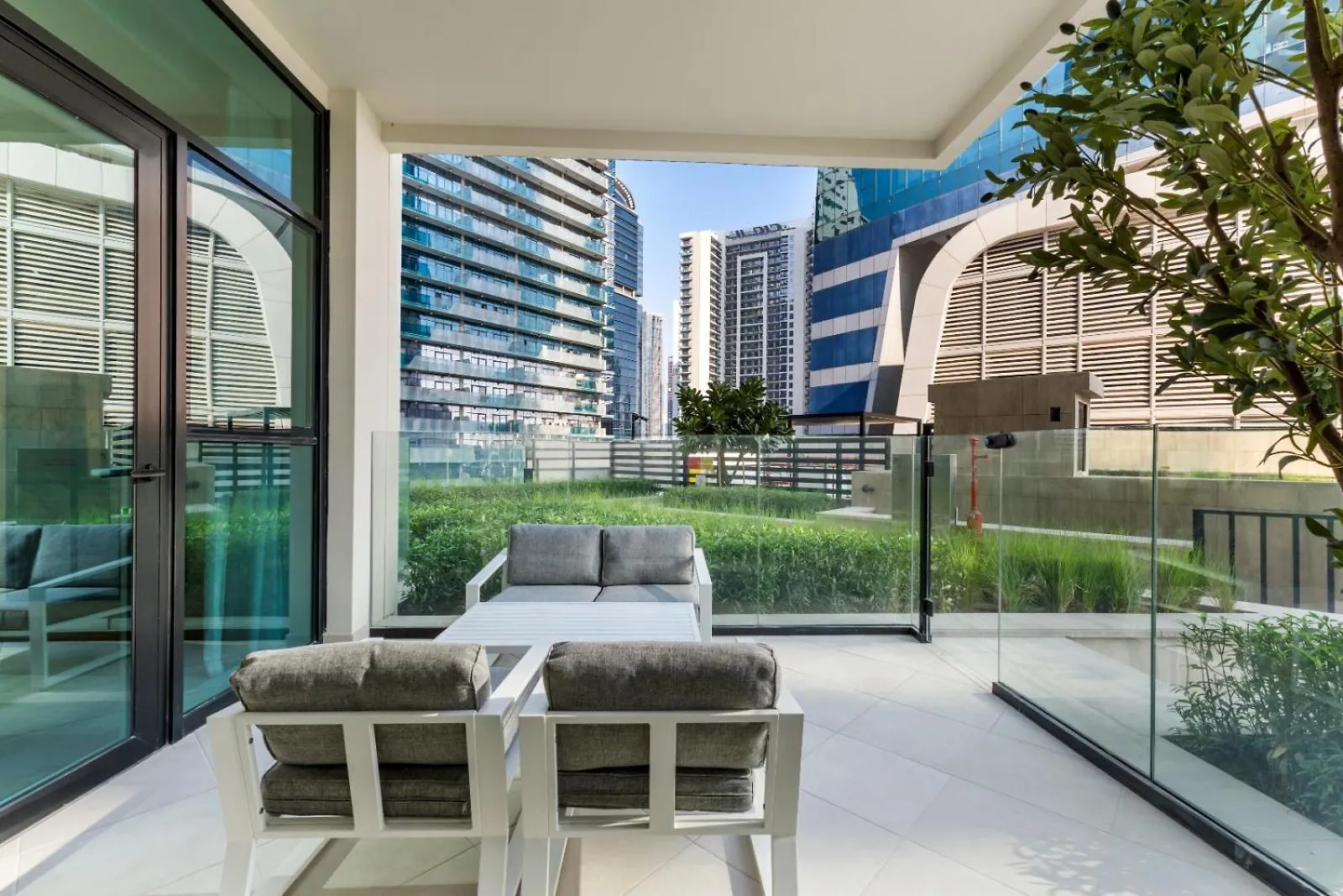 Exclusive 1Br Big Layout 5 Mins Form Burj Khalifa Dubai United Arab Emirates