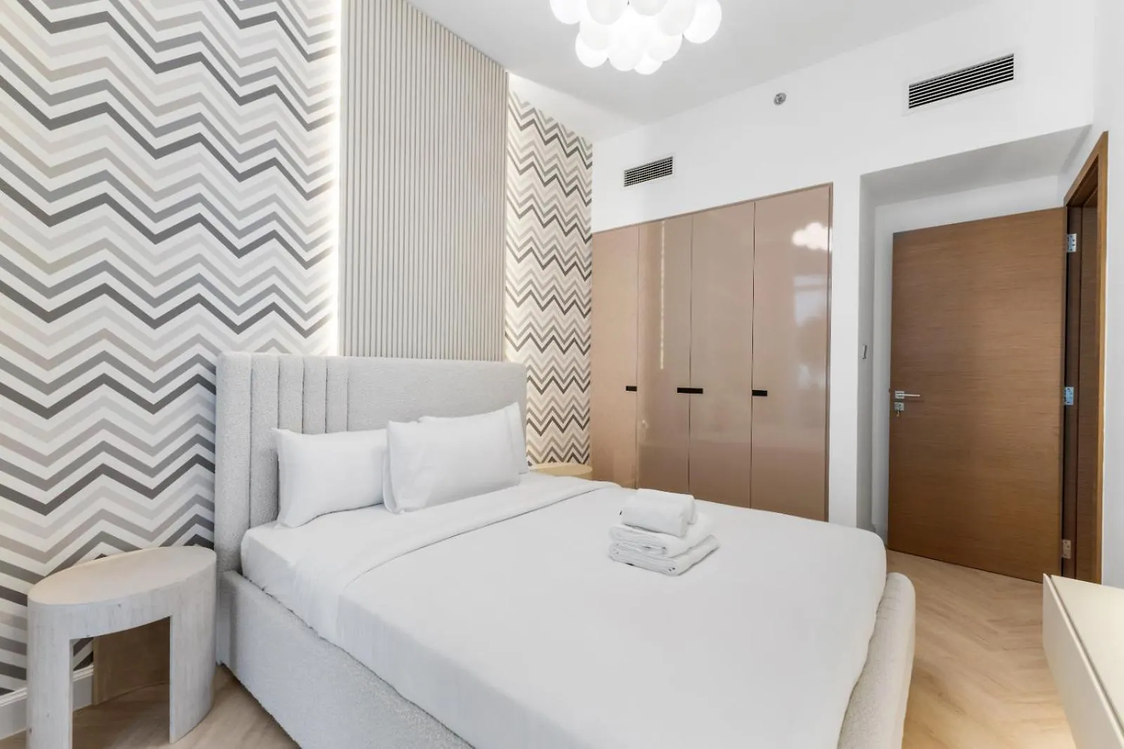 Apartment Exclusive 1Br Big Layout 5 Mins Form Burj Khalifa Dubai United Arab Emirates
