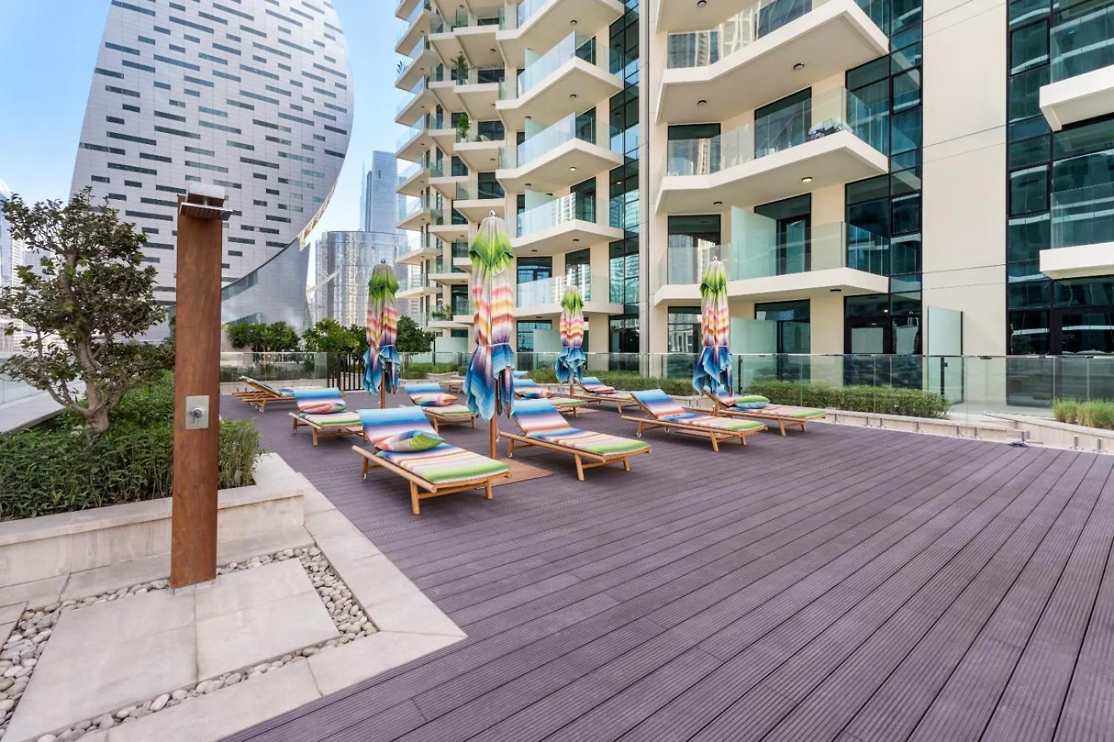 Exclusive 1Br Big Layout 5 Mins Form Burj Khalifa Dubai