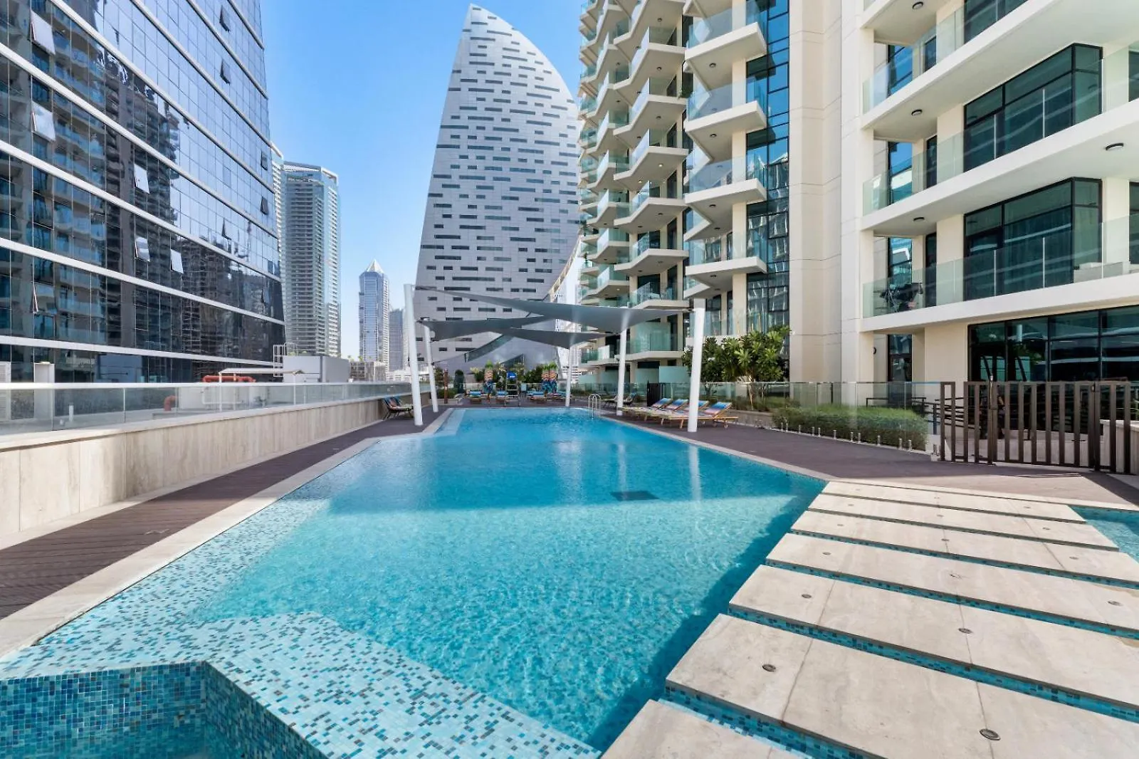 Apartment Exclusive 1Br Big Layout 5 Mins Form Burj Khalifa Dubai